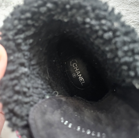 CHANEL black boots - Picture 5 of 10